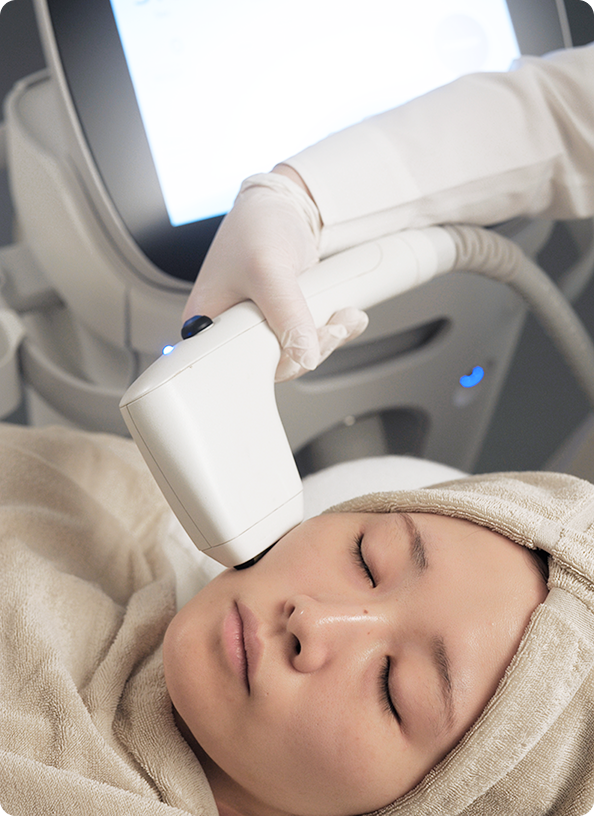 ソフウェーブ治療を受ける女性